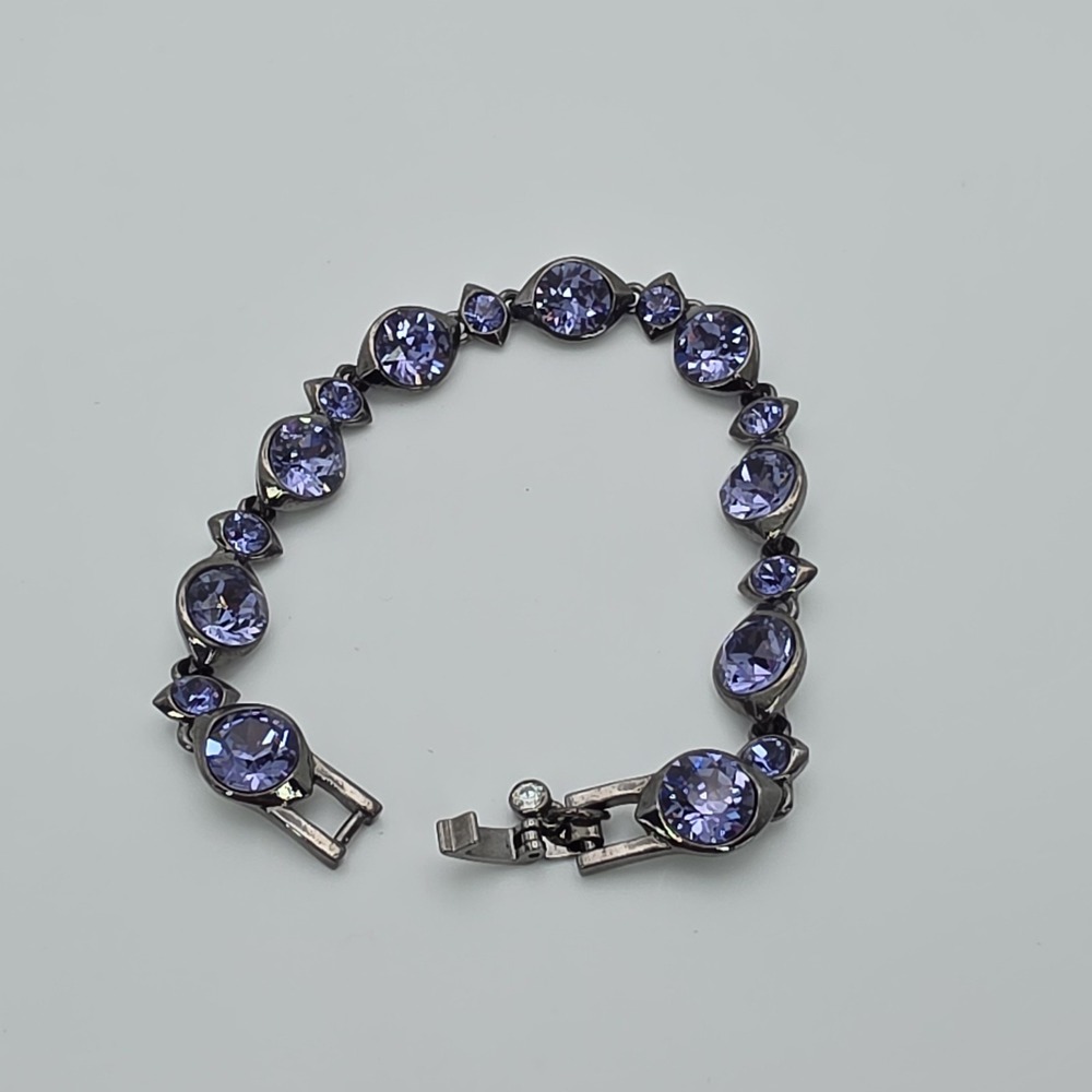 New! GIVENCHY SWAROVSKI Bracelet Purplish & Clear Crystals Gunmetal Gray 7.25" - Picture 7 of 15